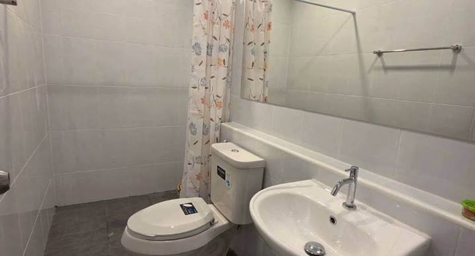 For rent 2 bedrooms townhouse in Bang Lamung, Chonburi