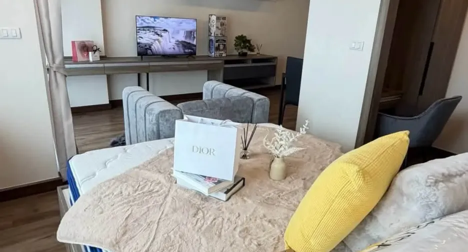 For sale 1 bed condo in Bangkok Noi, Bangkok