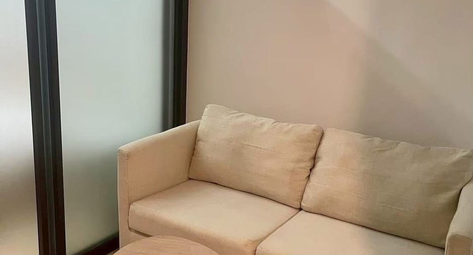 For rent 2 bedrooms condo in Phra Khanong, Bangkok