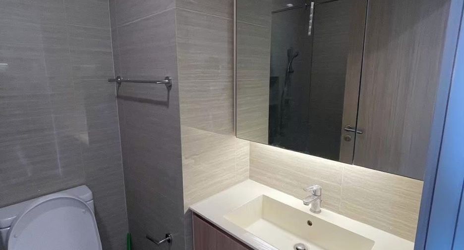 For rent 2 bedrooms condo in Phra Khanong, Bangkok
