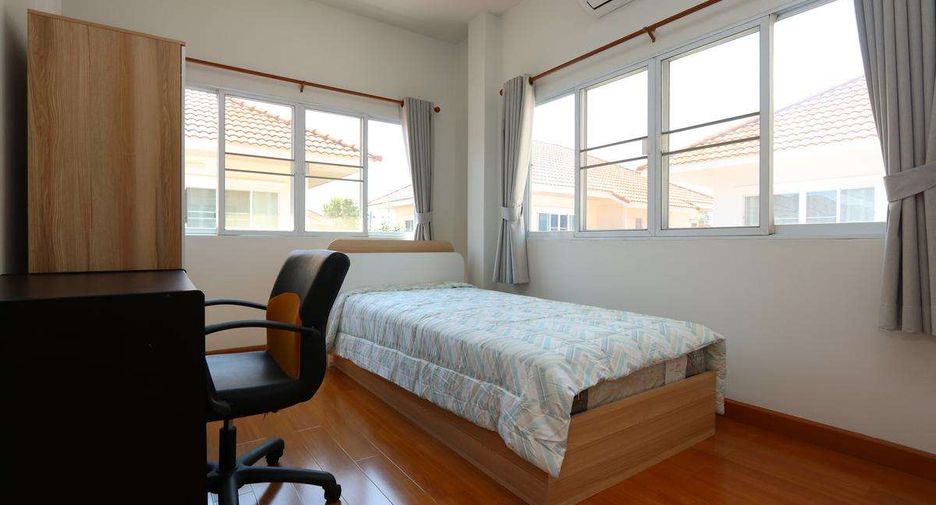 For rent 3 bedrooms house in San Kamphaeng, Chiang Mai
