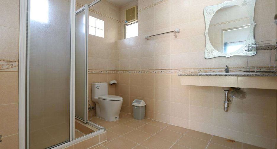 For rent 3 bedrooms house in San Kamphaeng, Chiang Mai