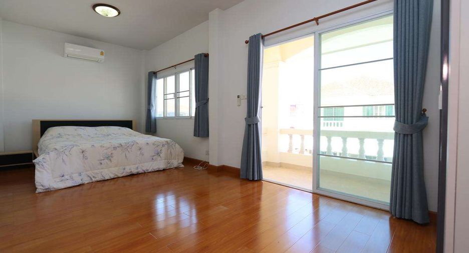 For rent 3 bedrooms house in San Kamphaeng, Chiang Mai