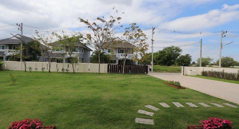For rent 4 bedrooms house in San Sai, Chiang Mai