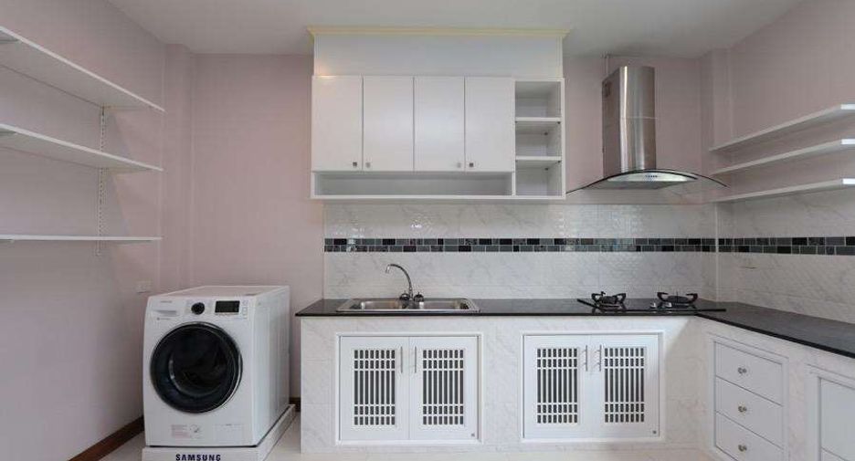 For rent 4 bedrooms house in San Sai, Chiang Mai