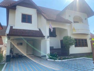 Haus zur Miete mit 4 Zimmer in Mueang Chiang Mai, Chiang Mai