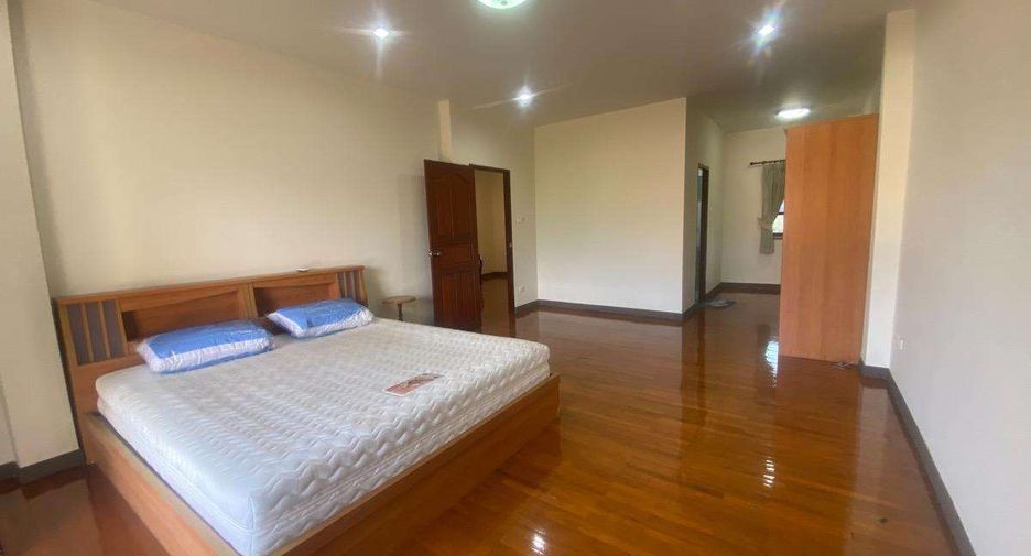 Haus zur Miete mit 4 Zimmer in Mueang Chiang Mai, Chiang Mai