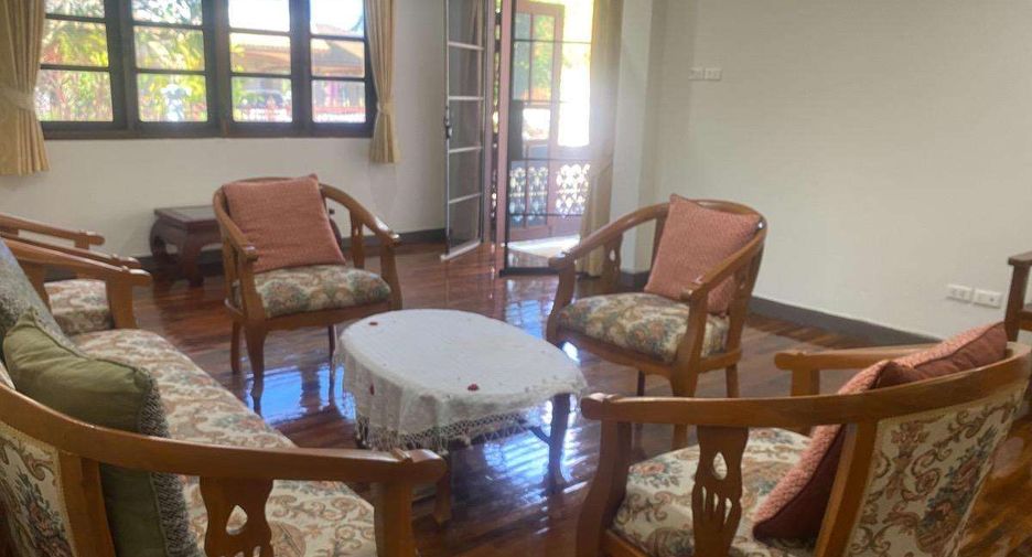 Haus zur Miete mit 4 Zimmer in Mueang Chiang Mai, Chiang Mai