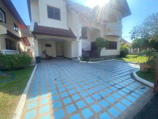 Haus zur Miete mit 4 Zimmer in Mueang Chiang Mai, Chiang Mai