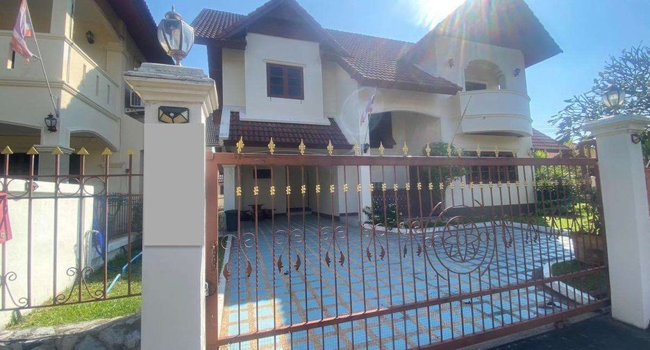 Haus zur Miete mit 4 Zimmer in Mueang Chiang Mai, Chiang Mai