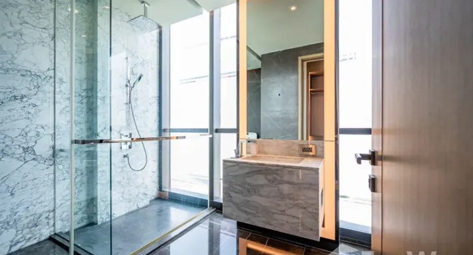 For rent 2 ベッドルーム condo in Watthana, Bangkok