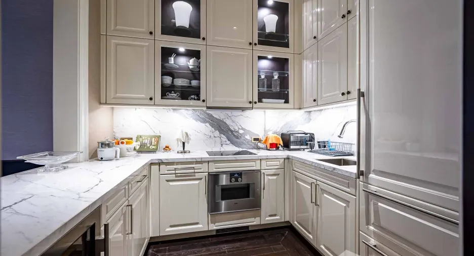 For rent 2 bedrooms condo in Pathum Wan, Bangkok