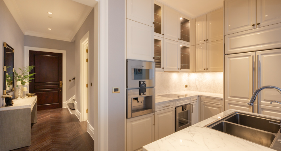 Wohnung zur Miete mit 3 Zimmer in Pathum Wan, Bangkok