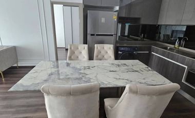 For rent 2 bedrooms condo in Huai Khwang, Bangkok