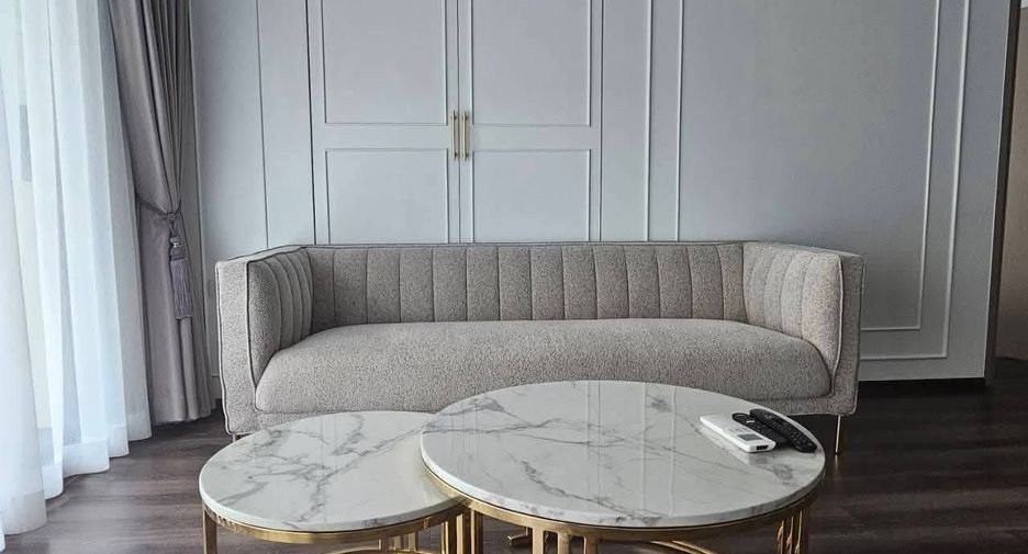 For rent 2 bedrooms condo in Huai Khwang, Bangkok