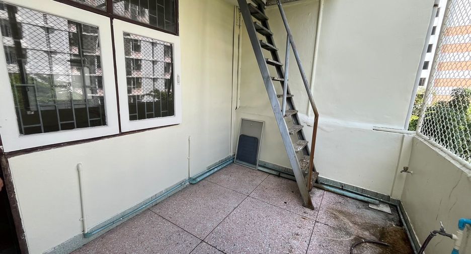 For rent 4 bedrooms house in Din Daeng, Bangkok