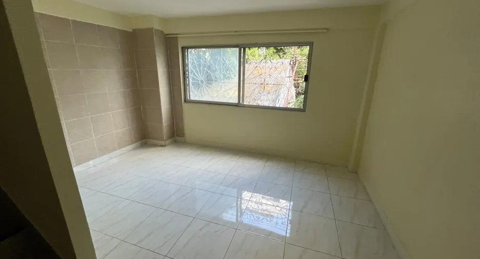 For rent 4 bedrooms house in Din Daeng, Bangkok