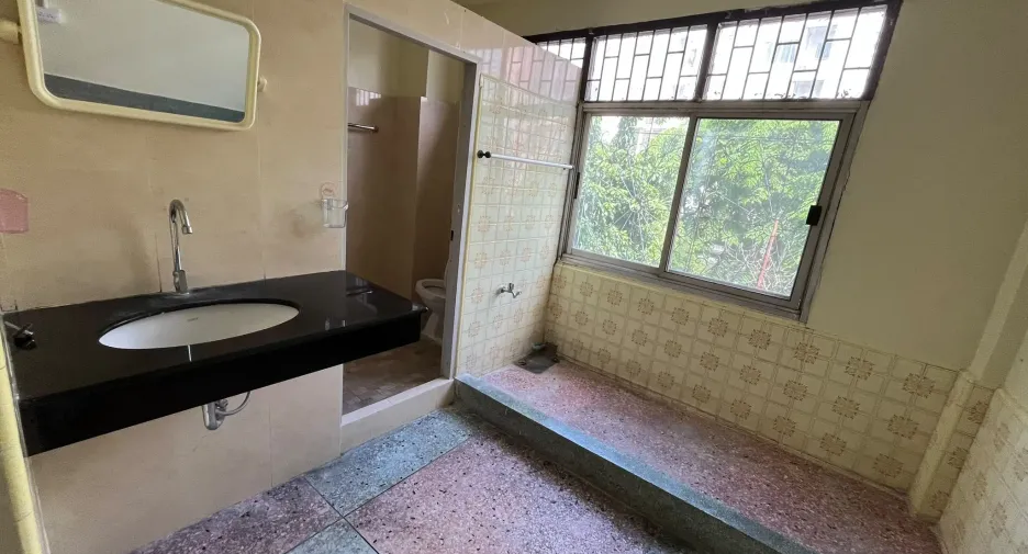 For rent 4 bedrooms house in Din Daeng, Bangkok
