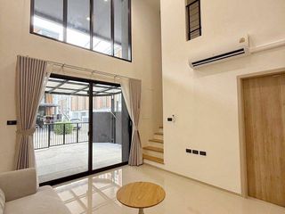 For rent 3 bedrooms townhouse in Suan Luang, Bangkok