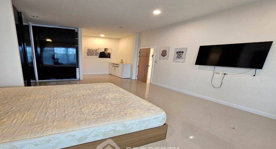 For rent 3 bedrooms villa in Huay Yai, Pattaya