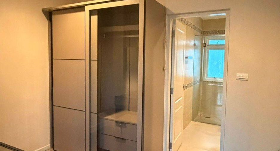 For rent 4 bedrooms house in Lat Krabang, Bangkok