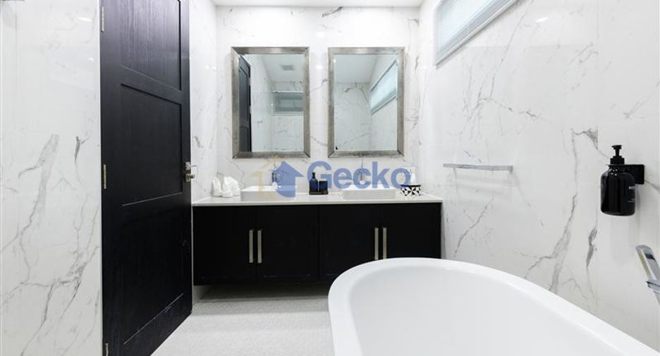 For rent 5 ベッドルーム house in Jomtien, Pattaya