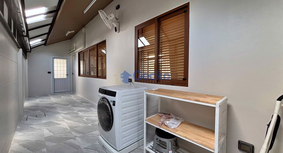 For rent 4 ベッドルーム house in Huay Yai, Pattaya