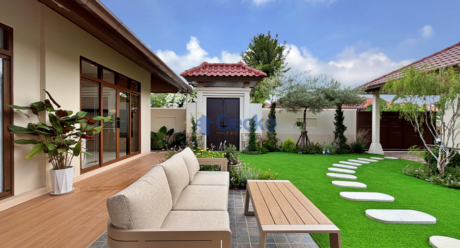 For rent 4 ベッドルーム house in Huay Yai, Pattaya