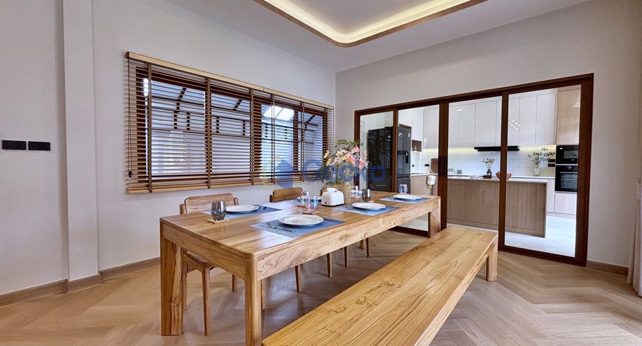For rent 4 ベッドルーム house in Huay Yai, Pattaya
