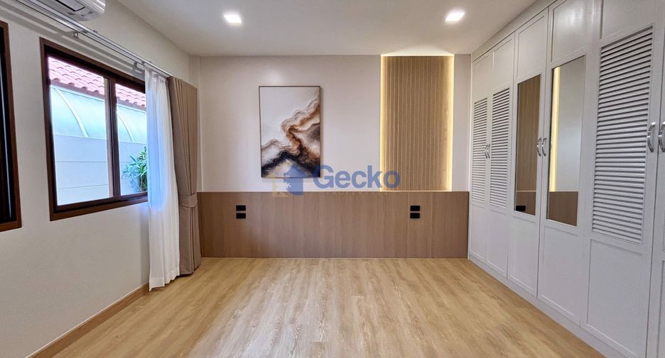 For rent 4 ベッドルーム house in Huay Yai, Pattaya