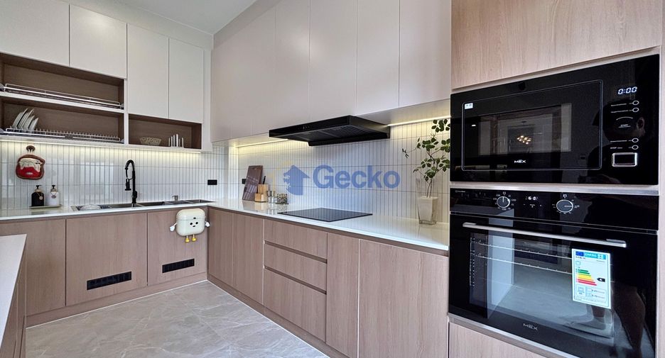 For rent 4 ベッドルーム house in Huay Yai, Pattaya