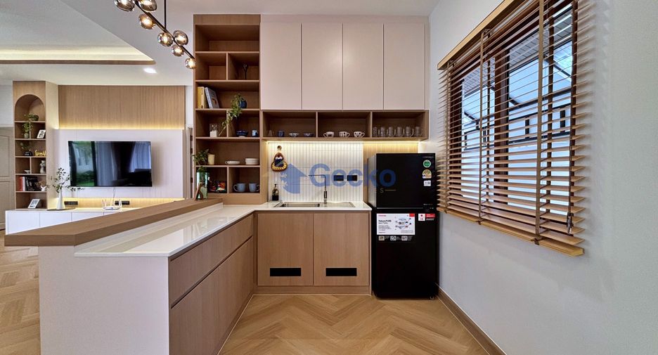 For rent 4 ベッドルーム house in Huay Yai, Pattaya