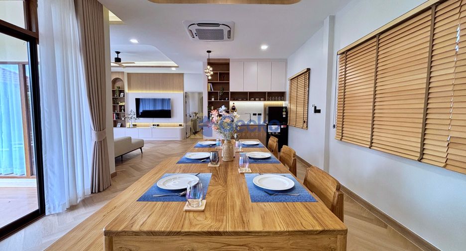 For rent 4 ベッドルーム house in Huay Yai, Pattaya