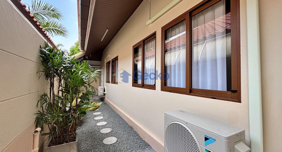 For rent 4 ベッドルーム house in Huay Yai, Pattaya