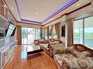 For rent 9 ベッドルーム house in Bang Lamung, Chonburi