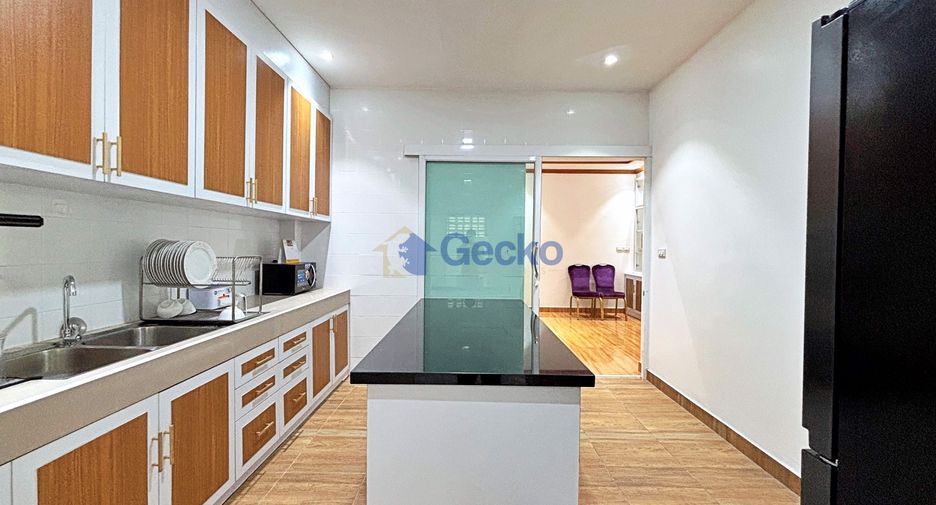 For rent 9 ベッドルーム house in Huay Yai, Pattaya