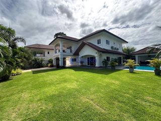 For rent 5 ベッドルーム house in Bang Lamung, Chonburi