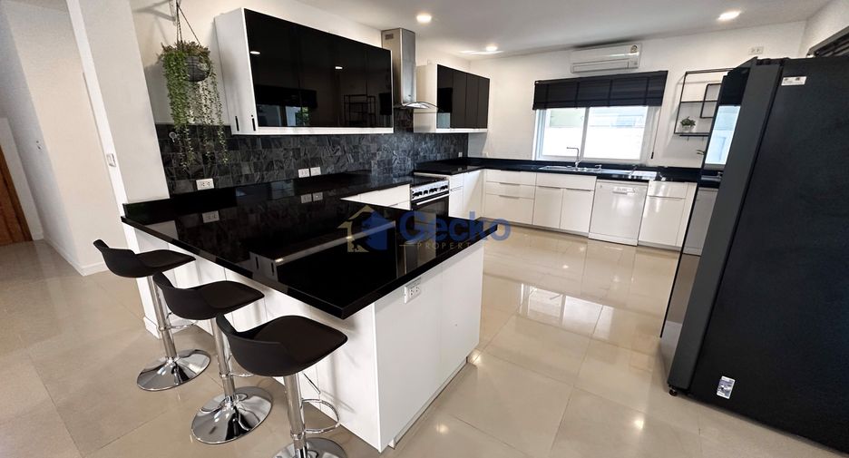 For rent 5 ベッドルーム house in Bang Lamung, Chonburi