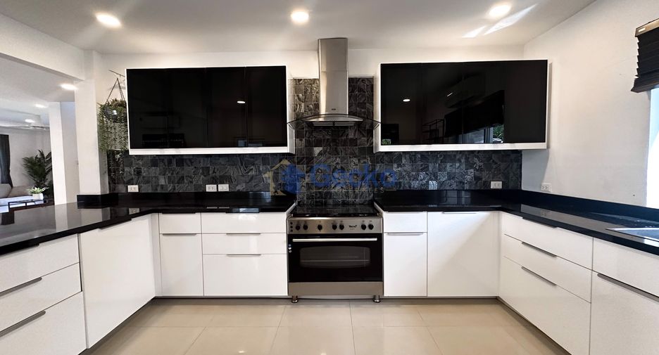 For rent 5 ベッドルーム house in Bang Lamung, Chonburi