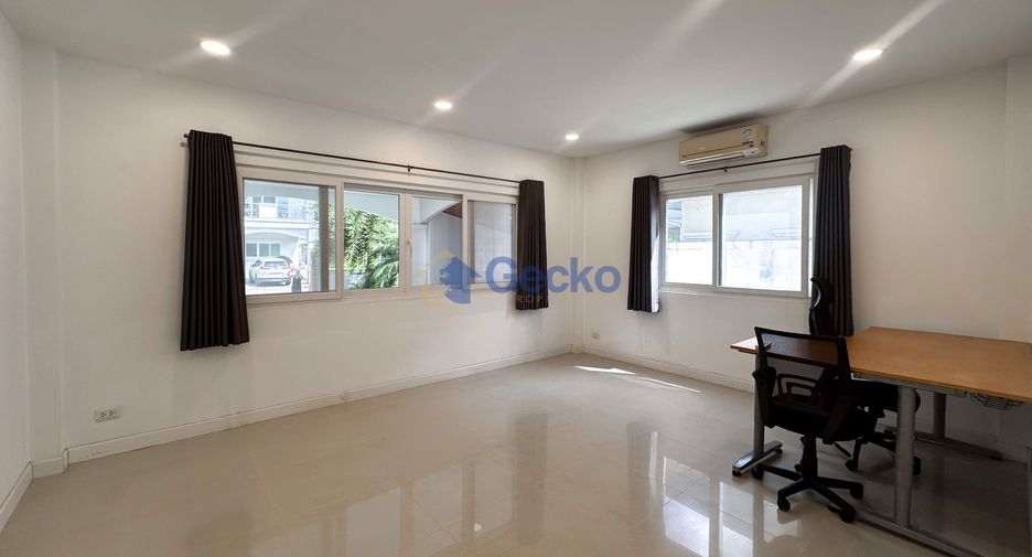 For rent 5 ベッドルーム house in Bang Lamung, Chonburi