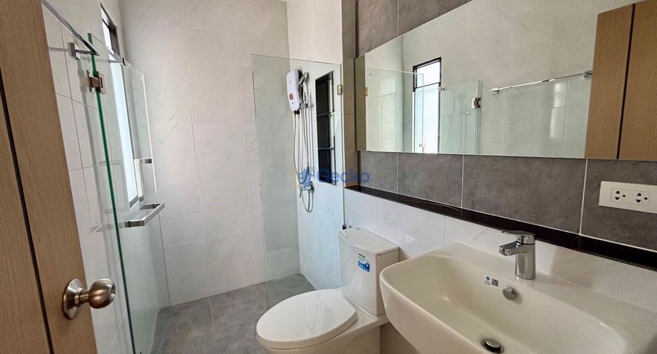 For rent 4 ベッドルーム house in Bang Lamung, Chonburi