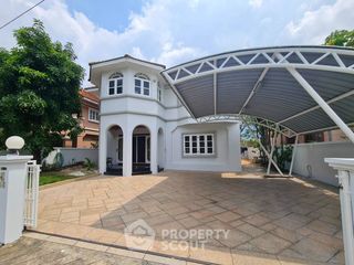For rent 5 bedrooms house in Lat Phrao, Bangkok