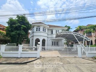 For rent 5 bedrooms house in Lat Phrao, Bangkok