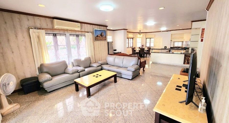 For rent 5 bedrooms house in Lat Phrao, Bangkok