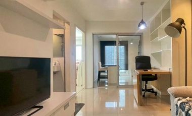 For rent 2 bedrooms condo in Huai Khwang, Bangkok