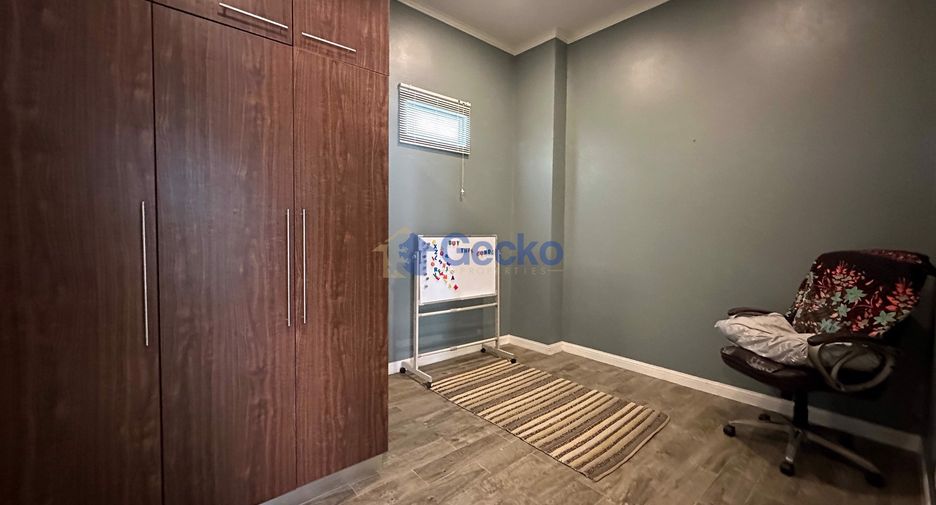 For rent 3 bedrooms condo in Jomtien, Pattaya