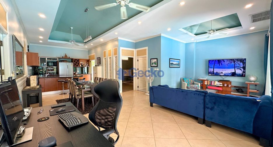 For rent 3 bedrooms condo in Jomtien, Pattaya