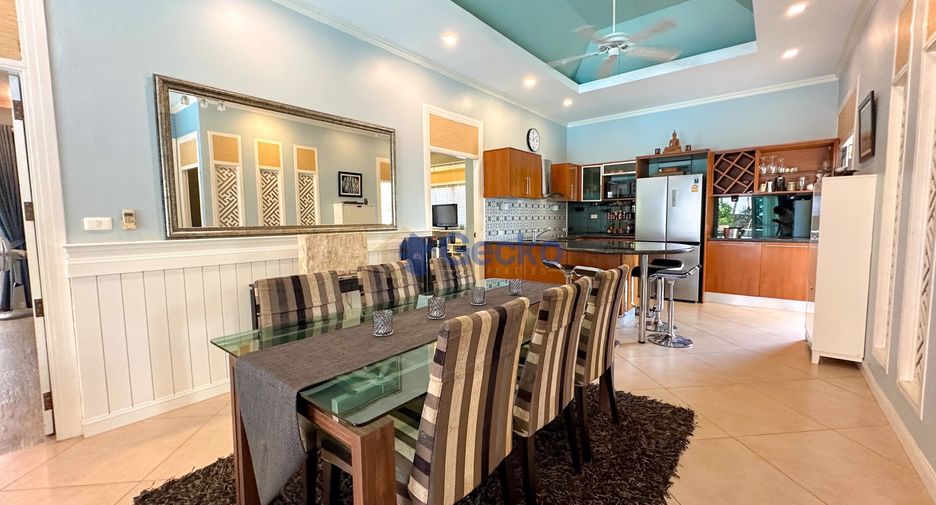 For rent 3 bedrooms condo in Jomtien, Pattaya