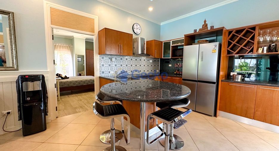 For rent 3 bedrooms condo in Jomtien, Pattaya