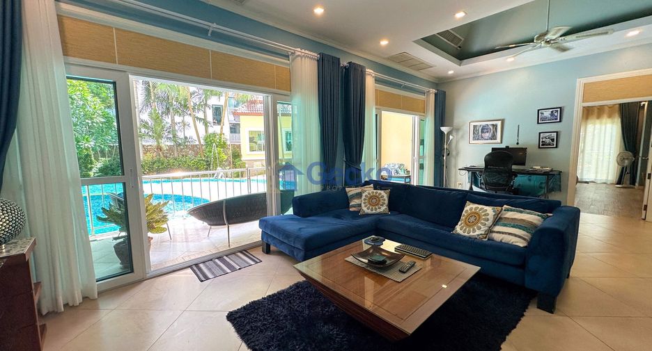 For rent 3 bedrooms condo in Jomtien, Pattaya